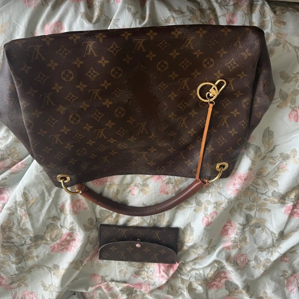 Louis Vuitton Brown Monogram Canvas Shoulder Bag  Bag only  No wallet